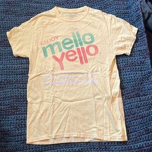 Comfy mello yellow Tshirt